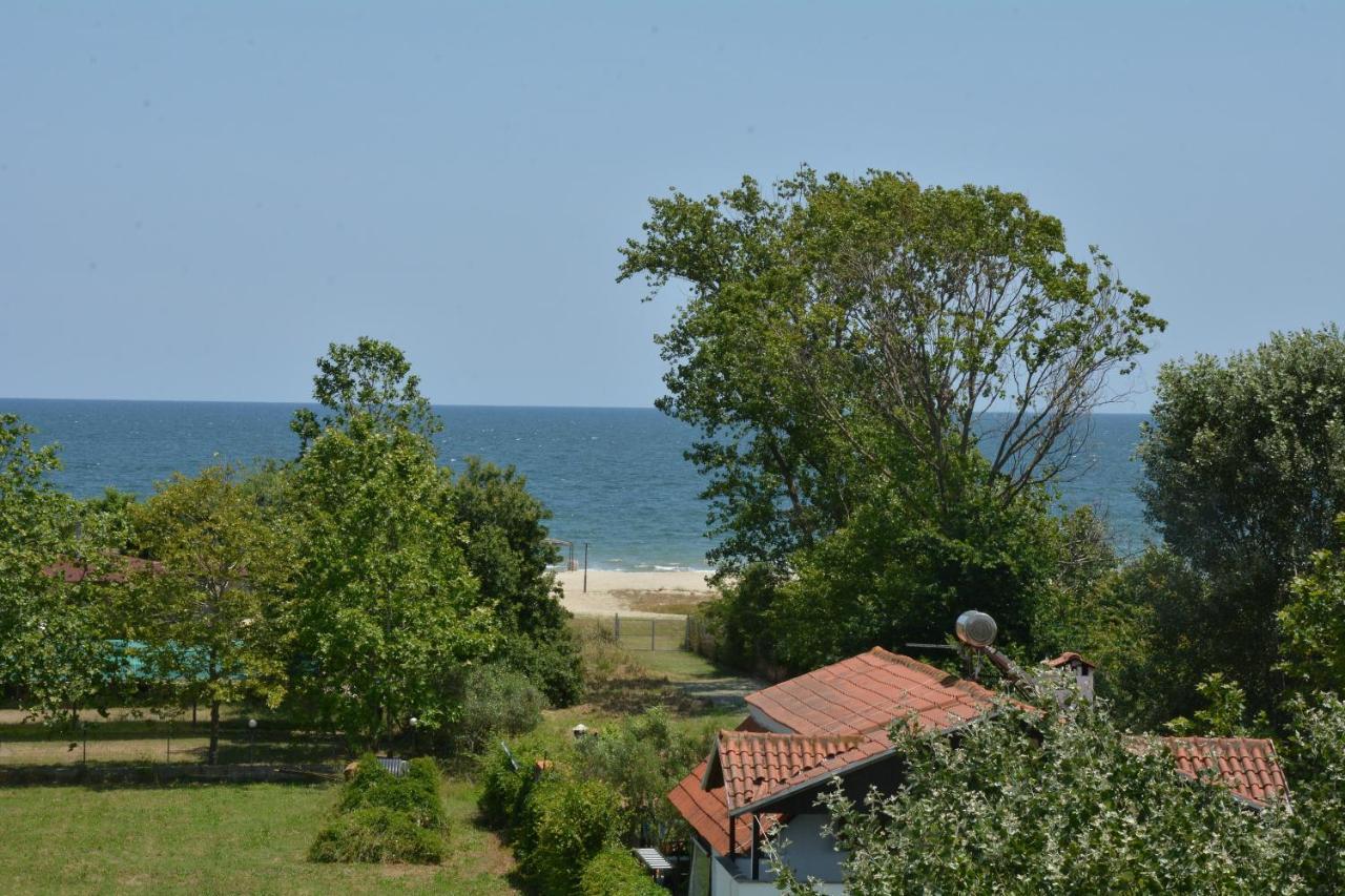 Denis Hotel And Bungalows Korinos Exterior photo